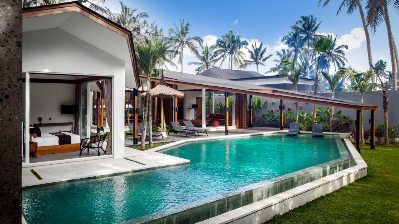 Crazy Roof Villa *