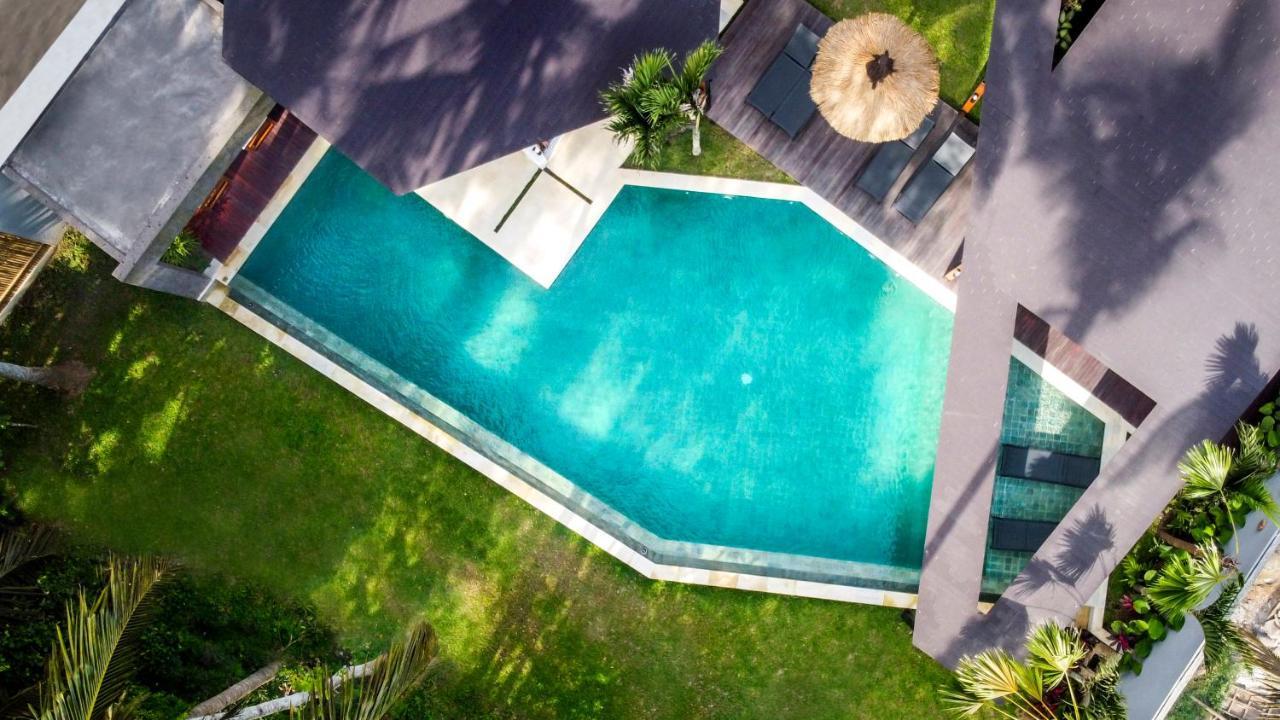 Villa Crazy Roof