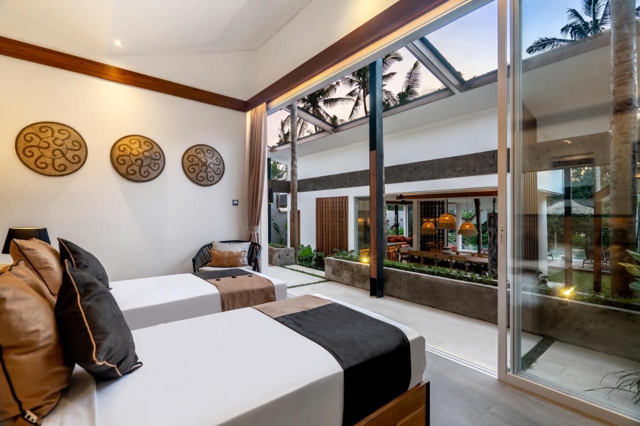Villa Crazy Roof *
