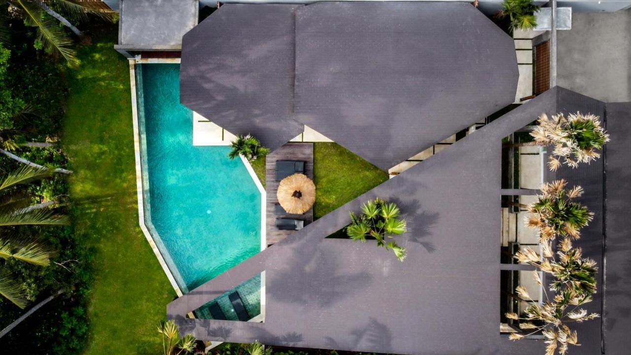 Villa Crazy Roof Ubud